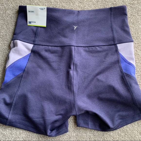 Old Navy Hi-Rise Color Block Shorts in Med Petite - Picture 2 of 9
